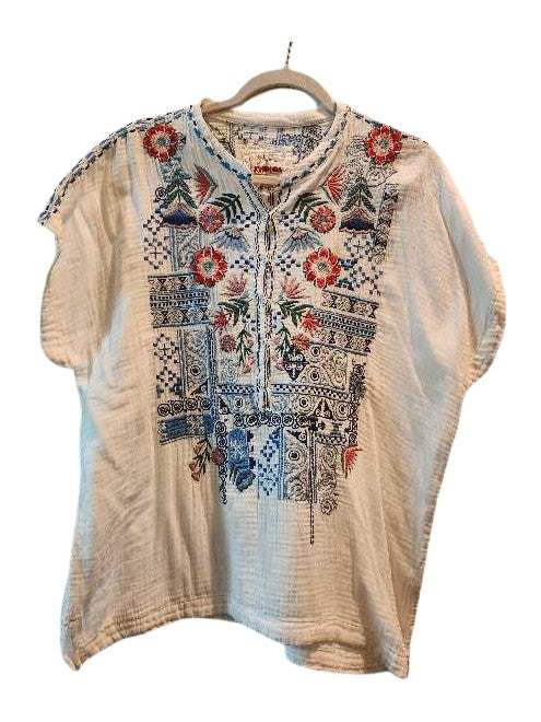 cotton short sleeve partial button down shirt with floral embroidery and side slits