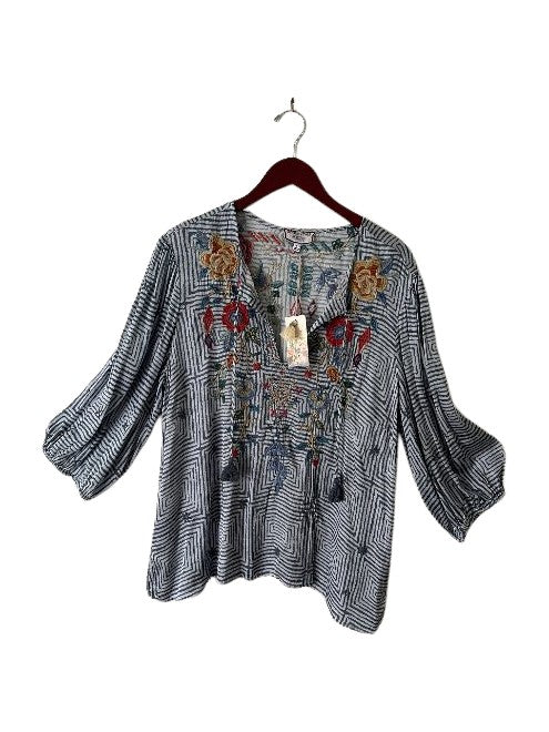 Taryn Flowy Tassel Blouse - Vendom