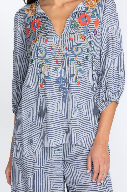 Taryn Flowy Tassel Blouse - Vendom